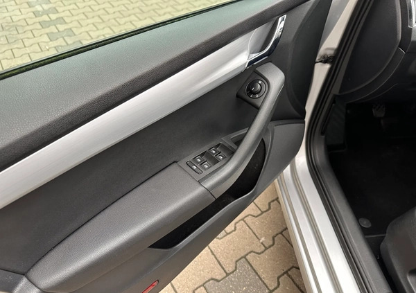 Skoda Octavia cena 42900 przebieg: 300001, rok produkcji 2017 z Sokółka małe 67